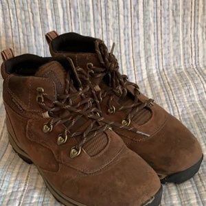 Timberland boys hiking boot size 5